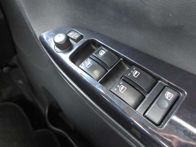 電格ミラーにパワーウィンドウスイッチ類