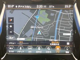 ●純正ナビ:一体感のあるナビは、高級感ある車内を演出してくれます。オーディオ機能も充実しておりますので、運転もより楽しめます♪
