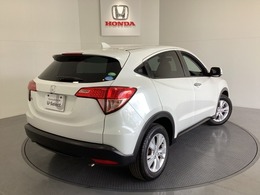 【Honda認定中古車 U-Select】　は3つの安心をお約束します。　1　Hondaのプロが整備した安心。 2　第三者機関がチェックした安心。　3　購入後もHondaが保証する安心。