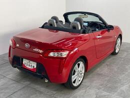 お客様にぴったりなおクルマをお選びいただけますように様々な展示車をご用意致しております！ダイハツの軽自動車だけではなく、他メーカー車やコンパクトカー・ミニバンなども数多く取り揃えております！