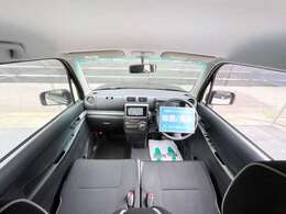 【内装クリーニング済み】専門スタッフにてドアの内側からシート下側まで、エンジンルームなど、徹底洗浄！！中古車で小傷や取りきれない汚れなどあります。気になる箇所はご相談ください！リペア、塗装も対応可！