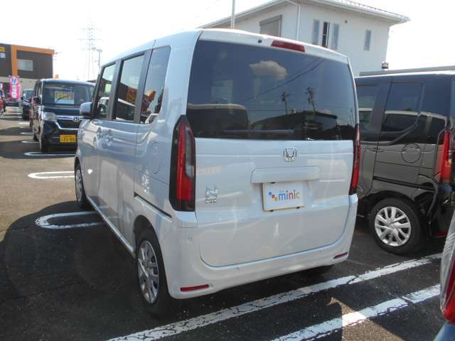 車検工場とは別でオイル館(一般整備工場)もご用意してます。その名の通り、オイル交換やバッテリー交換、タイヤのはめ替え等の一般整備を行います。気軽にアフターサービスもお任せください。