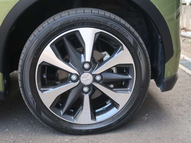 純正アルミホイール　タイヤサイズは165/55R15インチ