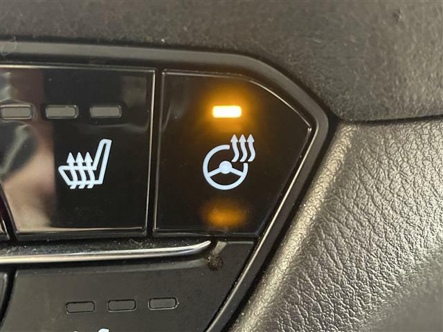 【ステアリングヒーター】冬場の寒い日に手がかじかんで運転が危険にさらされることもこれがあれば安心です！！ハンドルがじわっと暖かくなります♪