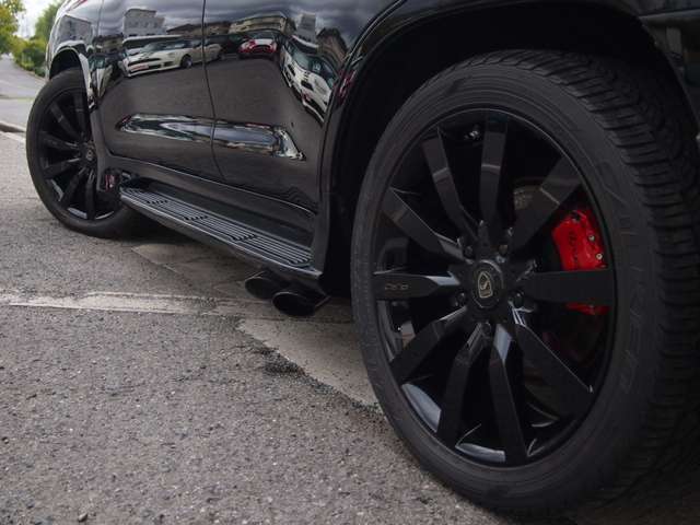 【Aftermarketアルミ】Aftermarketアルミで周囲の純正車と一段差が付きます！おしゃれは足元から！かっこよく仕上がっております☆