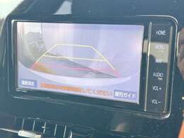 バックカメラがついて後方確認が簡単にできます！苦手としている車庫入れ等も安心して出来ますね！凄く需要の高い装備ですので、最初から付いていれば言う事なしですよね！？