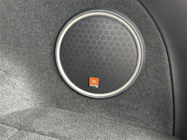 【JBL（プレミアムサウンド）】トヨタでお出かけの際には、ぜひ素敵な音楽体験を！ありふれた一日にも特別な体験を！ドライブの時間を上質な音楽でお楽しみいただけるサウンドシステムが搭載されています♪