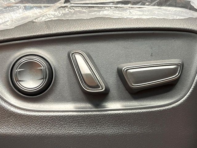 【パワーシート】スイッチ一つで簡単にシートの微調整が可能！電動だから力もいりません！快適なシートポジションにセットして、快適なドライブをお楽しみください。