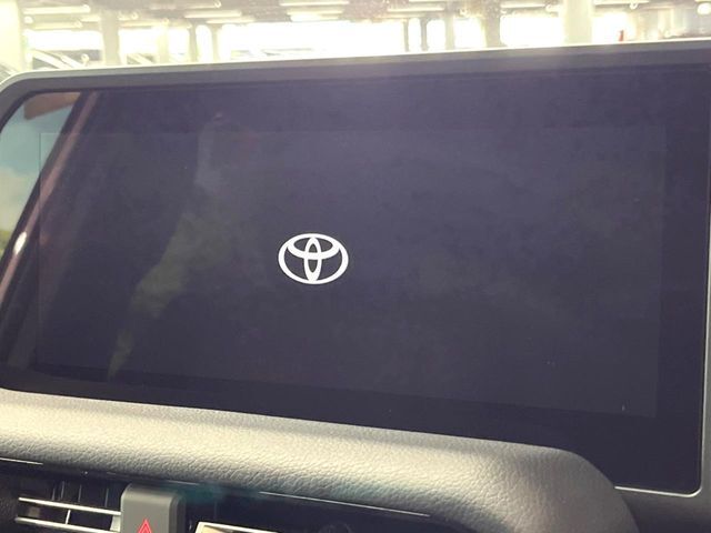 【12.3インチディスプレイオーディオ】スマートフォンと連携が可能な大画面ディスプレイオーディオです。スマートフォンのナビ機能を使用したり、Bluetooth接続で音楽もお楽しみいただけます！