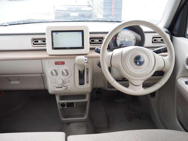 落ち着いた内装色でリラックス！