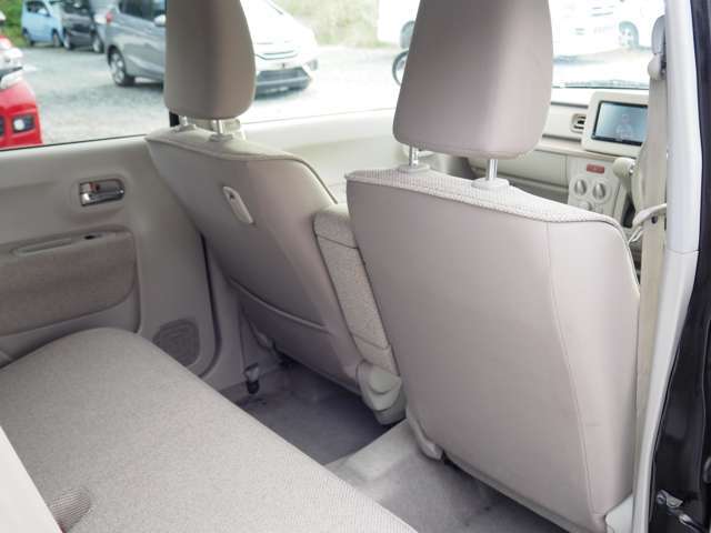 落ち着いた内装色でリラックス！