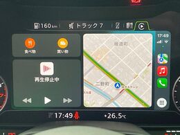 ●Apple　Car　Play：スマホとの有線接続で、ナビ・オーディオ再生などスマホのアプリ機能が画面でも使える便利機能です！
