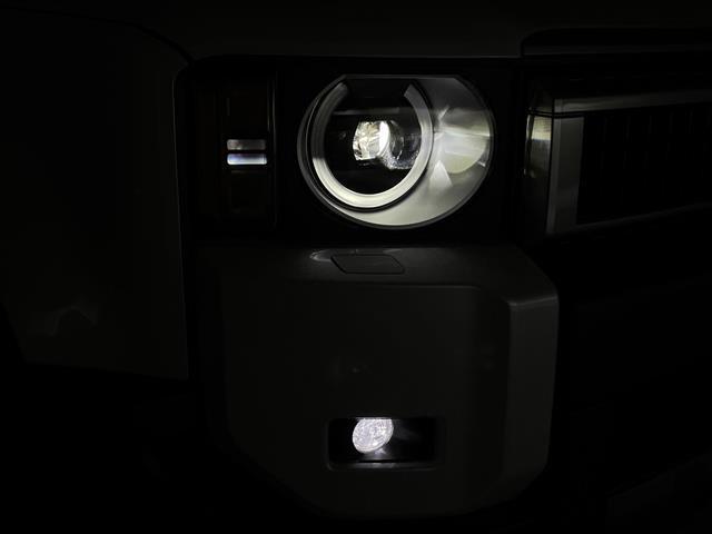 【丸形LEDヘッドライト（メーカーオプション）/LEDフォグランプ】悪天候や夜間の走行も視界良好で安心してお乗りいただけます。