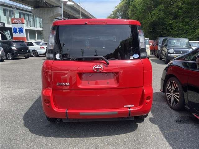 整備工場を併設していますので整備や車検もお気軽にどうぞ♪