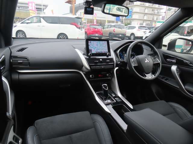 インパネ周りの装備も充実！触ってみないとわからない部分もありますのでぜひご来店下さい♪