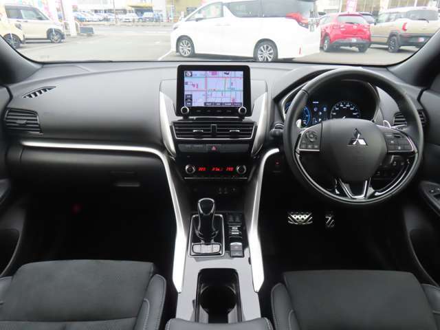 インパネ周りの装備も充実！触ってみないとわからない部分もありますのでぜひご来店下さい♪