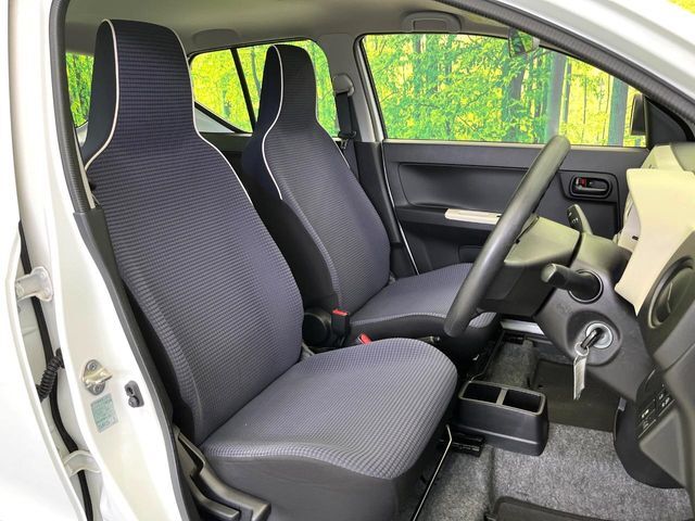 運転席シート廻りは使用感も少なく、良好な状態となっています。丁寧に使われていたことがよくわかりますね。