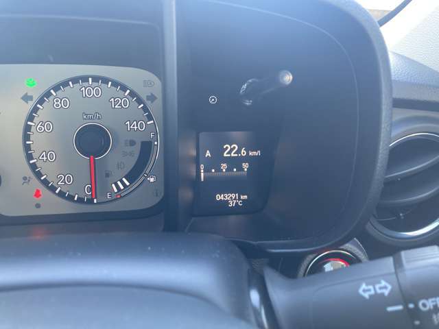 走行距離43,291Kmです。まだまだお乗りいただけます。弊社ではメーターを改ざんしたお車などは一切取り扱っておりませんので安心してお選びください！