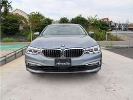 輸入車が初めてという方にも安心してお買い求め頂けるよう修復歴無し・実走行車・正規ディーラー車を厳選して仕入れております。