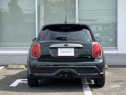 安心のネットワーク。全国148カ所（2025年2月現在）のMINI正規ディーラーのサービスセンターで整備・保証修理を受けることができます。