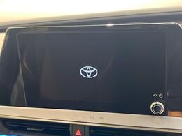 【8インチディスプレイオーディオ】大画面のディスプレイはAppleCarPlayやAndroidAutoが利用可能。大きな画面でスマホナビアプリ等が利用いただけます♪