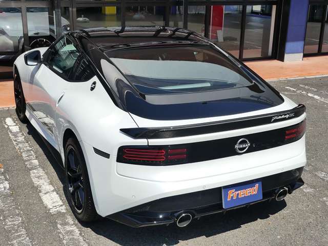当店は修復歴車の取扱いは一切行っておりません！また、修復歴に該当しないドアやフェンダ―交換車などの車両も一切取り扱っておりません！品質への徹底したこだわりをもっております。