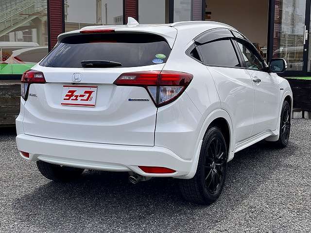 大好評のボディコーティング「ウルトラストロングコート」もご納車までに施工可能。レクサス正規販売店でも正式採用のガラスコートです。唯一本物のガラス成分配合でボディを汚れや色褪せから守ります。