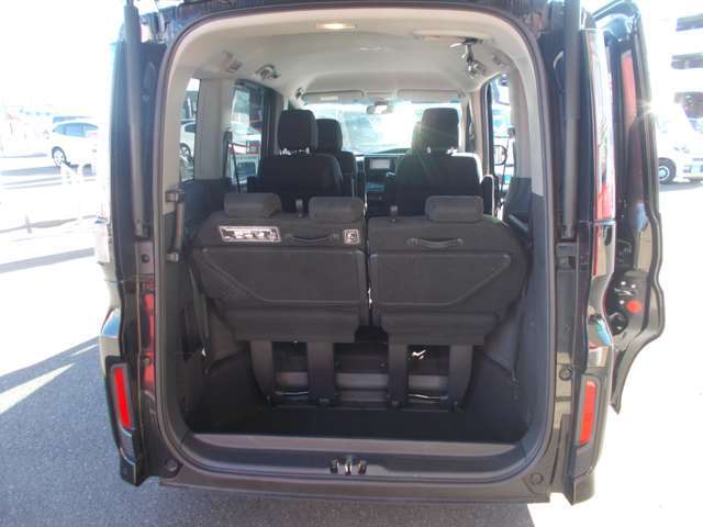 荷室は十分な広さです★