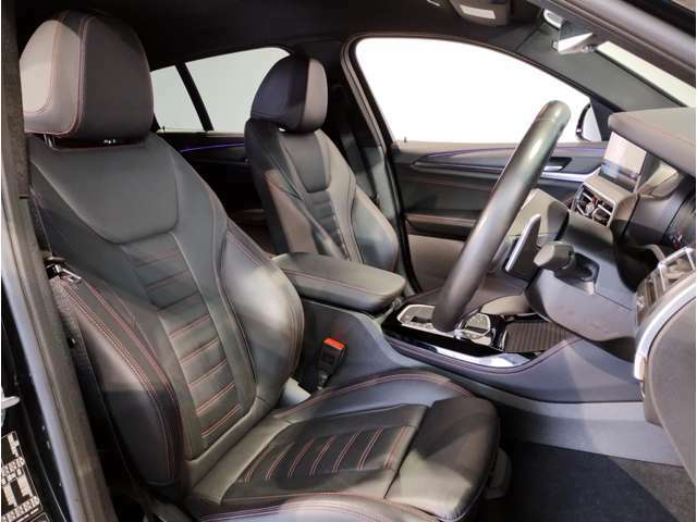 ☆人間工学に基づいて設計されたシートは適度なクッション性が有り、長時間のドライブにおいても疲労感が出ないようになっております☆