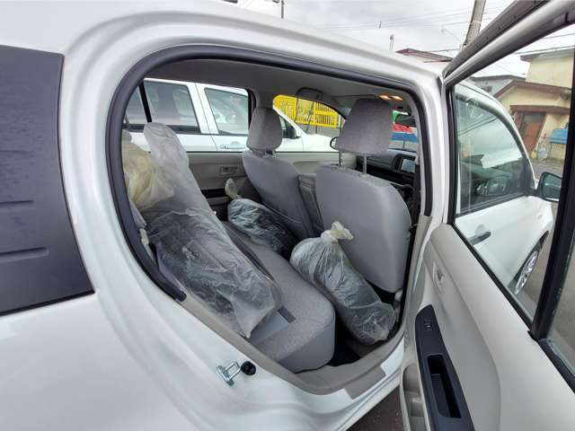 座席を倒せば荷物をたっぷり載せて広々収納機能がアップ！♪楽しいドライビング♪