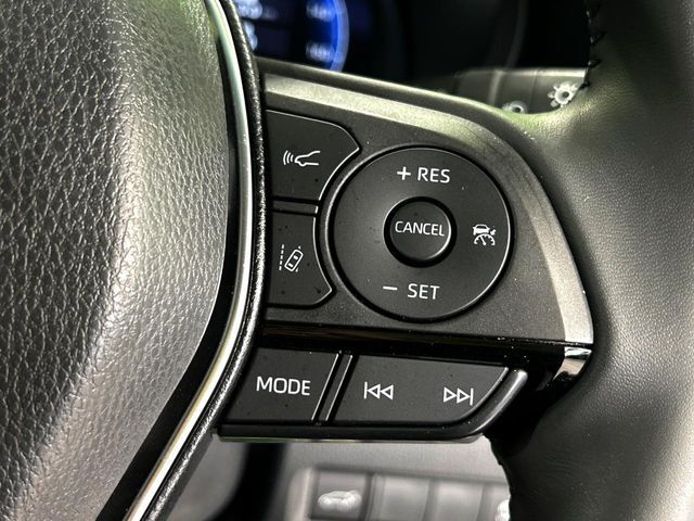 【レーダークルーズコントロール】高速道路での長距離走行が楽に！！自動で速度を保つクルーズコントロールが、衝突軽減システムと連携し、前方の車両を感知して車間を保つように速度調節してくれます！！