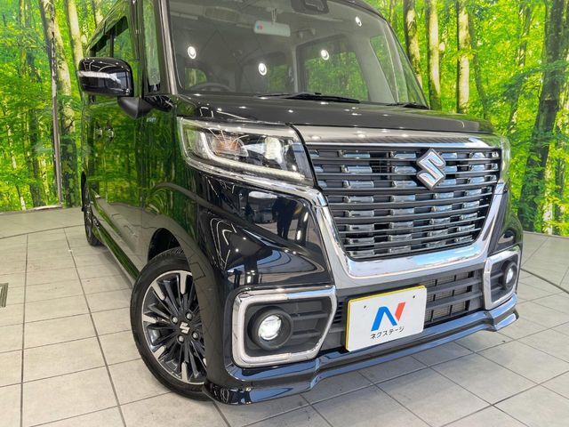 【LEDヘッドライト】悪天候や夜間走行時も良好な視界を確保し安心して運転できる高輝度LEDヘッドライトを装備！点灯速度が早く、消費電力も抑えられています。