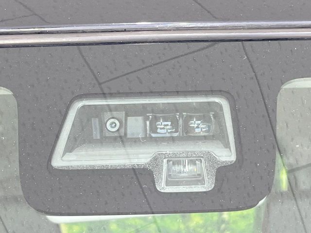【スズキ　セーフティサポート】走行中に前方の車両等を認識し、衝突しそうな時は警報とブレーキで衝突回避と被害軽減をアシスト。より安全にドライブをお楽しみいただけます。