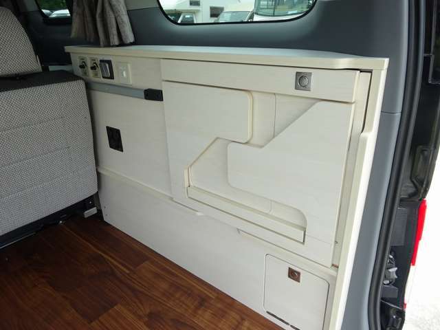 ☆お問い合わせ先☆　TEL046-243-6322　キャンピングカー担当直通メールatsugi@fujicars.jp　お気軽にお問い合わせください。