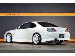 来店の際は事前予約をお願いします。ご予約のない場合、在庫状況によりご案内できかねる場合がございます。