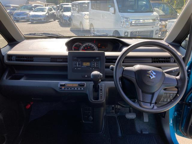 ワイドな視界を確保して、運転しやすいインパネデザインです。各種操作類は適切な位置にあり疲労を軽減します