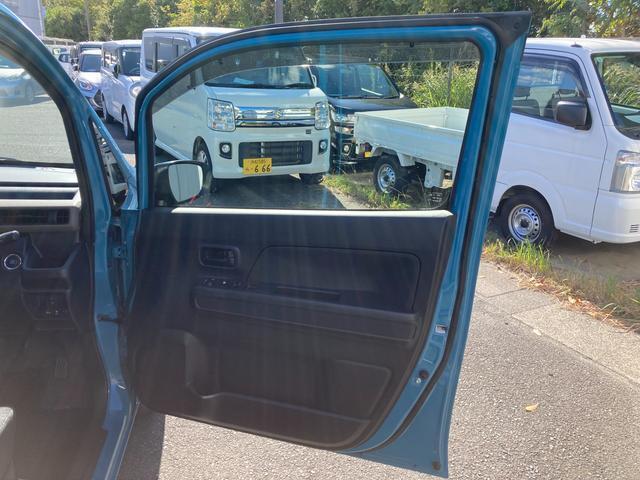 運転席フロントドアは大きく開くため車内の乗り降りがスムーズになります