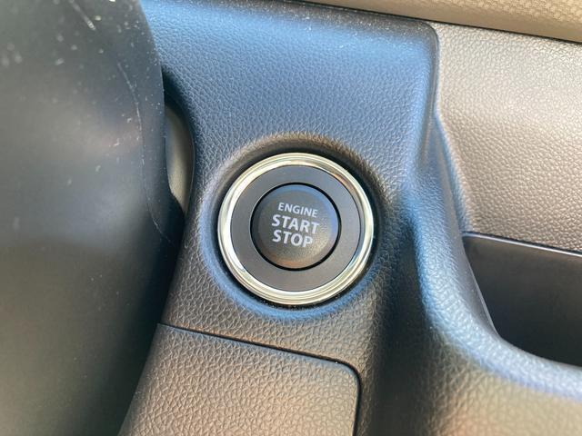 携帯リモコンキーを身につけて、ブレーキを踏んでエンジンスイッチを押せばエンジンが始動し、便利です