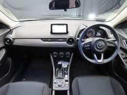 室内には多少の使用感はあるものの、キレイに乗られています。