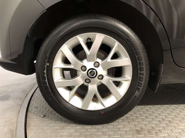 タイヤサイズは185/65R15です☆