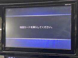 【純正ナビ】一体感のあるナビは、高級感ある車内を演出してくれます。Bluetooth再生などオーディオ機能も充実しておりますので、運転もより楽しめます♪