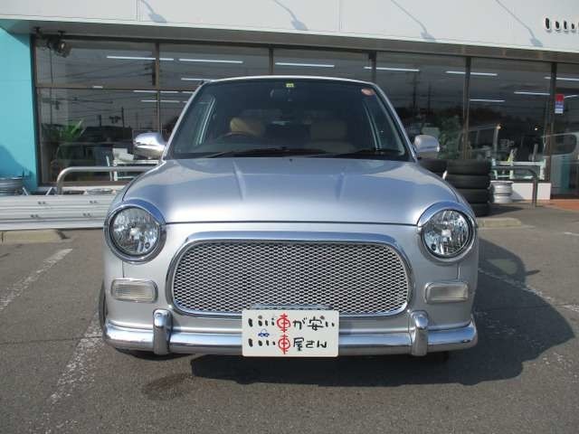 中古、新品のHDDナビ、ETC、地デジチューナー、フリップダウンモニター、バックモニターなど何でもご相談ください。下取りから取り換え、持ち込み取り付け可能です！ポータブルナビフルセグなど各メーカー取り扱い有