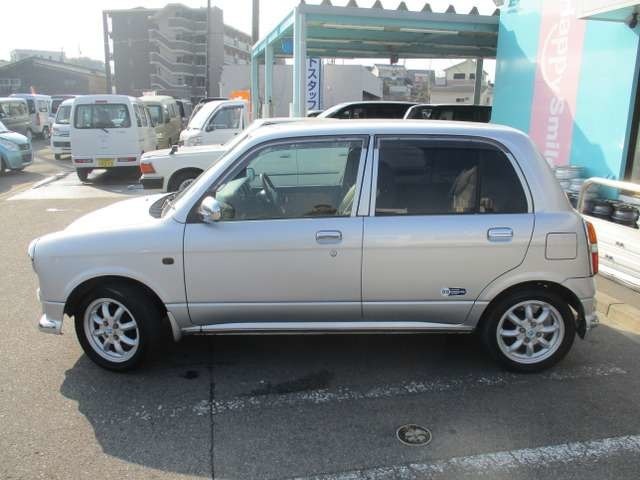 常時在庫200台以上あります。当店は厳選仕入れをしております。輸入車　国産車　注文車　納得のいく、お客様のお探しのいいお車がきっと見つかります。☆直通TEL0569-84-1338