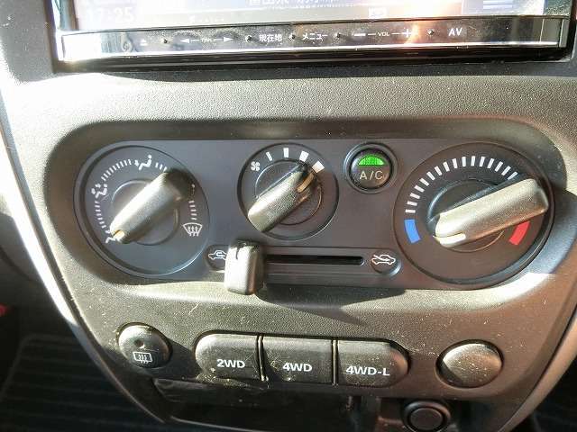 使いやすいエアコンパネル