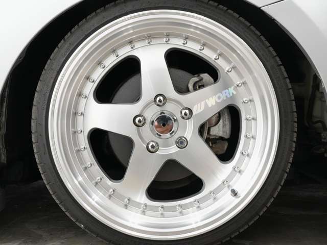 社外19インチAWが装着されております。