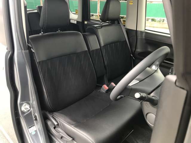運転席をご覧ください。