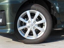 足元を引き締めて魅せるアルミホイールを装着☆