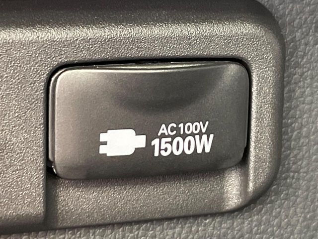 【アクセサリーコンセント】キャンプやスポーツ、アウトドアでのアクティビティはもちろん、災害・停電の際に助けにもなるAC100Vコンセントを装備♪ケータイやタブレット、ゲーム機器の充電にも
