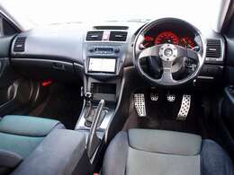 室内は綺麗にルームクリーニング済みとなり、たばこの嫌な臭いや芳香剤の臭いも御座いません。ユーロR専用RECAROセミバケットシートも切れなどは御座いません。お気軽にお問合せ下さいませ