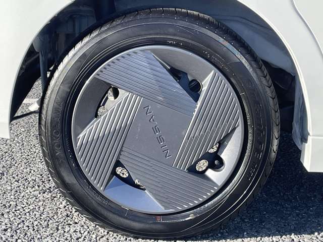 タイヤの溝は、十分にございますのでご安心下さい